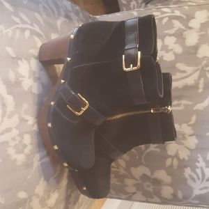 C Wonder double buckle clog boot size 6.5